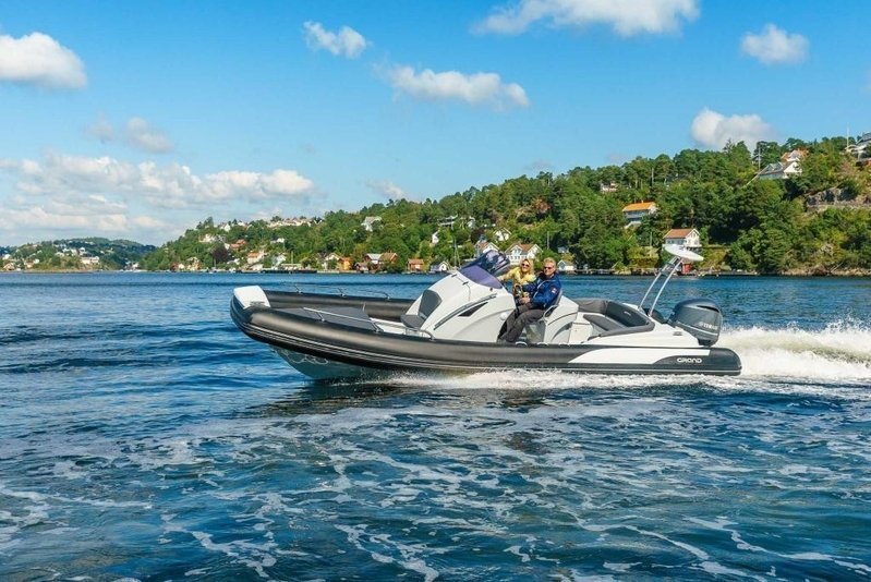 GRAND GOLDEN LINE CRUISERS G850HGL HYPALON GRANDLUXE OTURMA GRUP KONSOLLU FİBER TABANLI ŞİŞME BOT